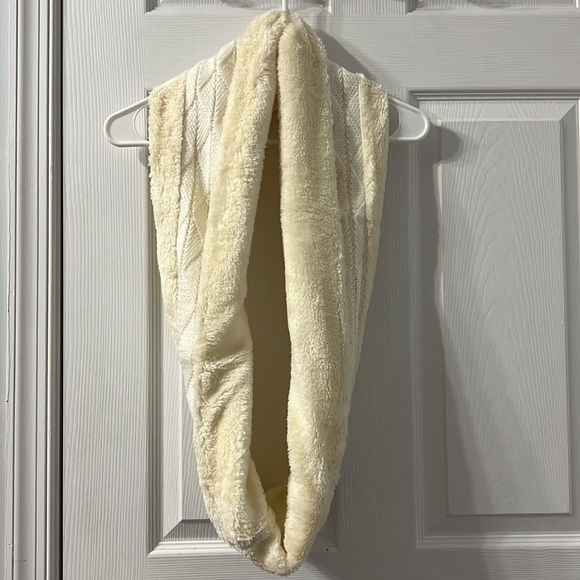 Women Warm Cabled Knitted Infinity Scarf Beanie Hat 2Pcs! - Picture 2 of 6